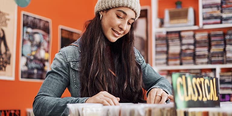 Está a planear comprar algo novo? Pense duas vezes. Há pelo menos oito coisas em que pode optar por fazer compras em segunda 