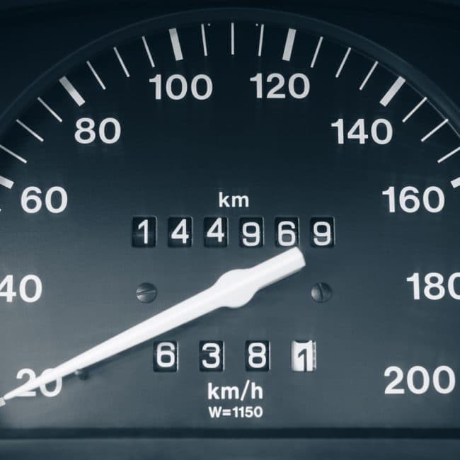 Procura carros usados? Descubra se o conta quilómetros do carro é real!