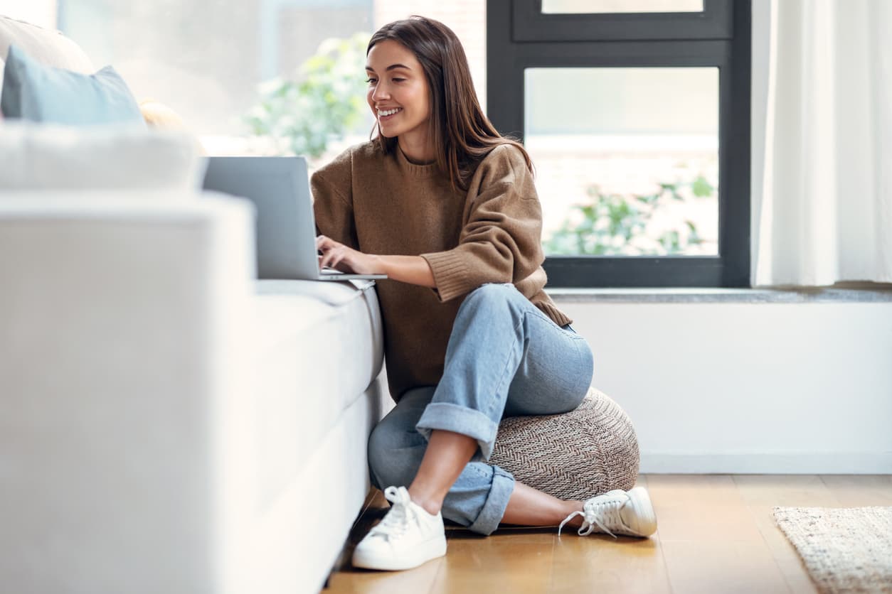 É cada vez mais prático e rápido aceder aos serviços públicos online e tratar dos assuntos sem sair de casa. Descubra neste a