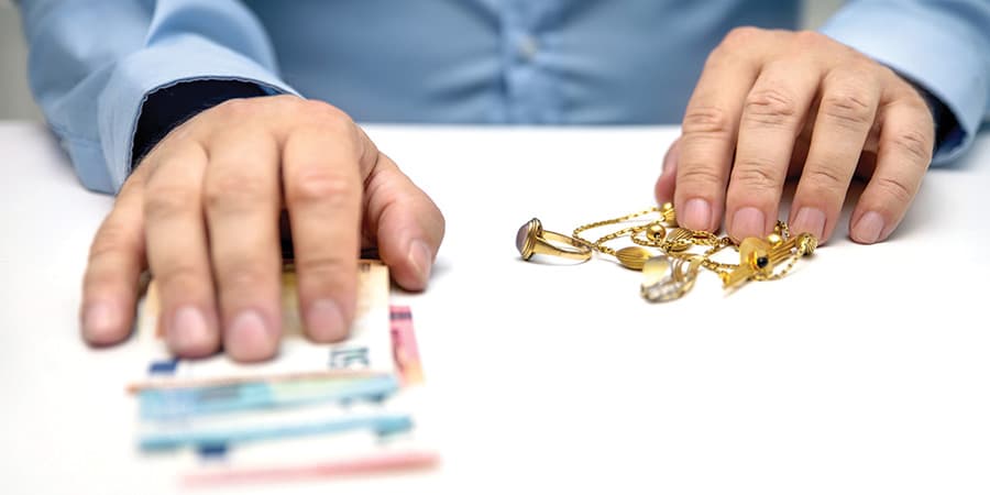 Se está a pensar vender algumas peças de ouro, prata ou joias, não se precipite. Siga as nossas sugestões e descubra como faz