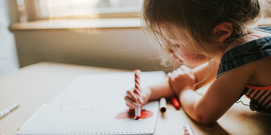 A escola e os ATL de verão já acabaram, mas ainda tem umas semanas de teletrabalho até às férias da família? Veja estas dicas