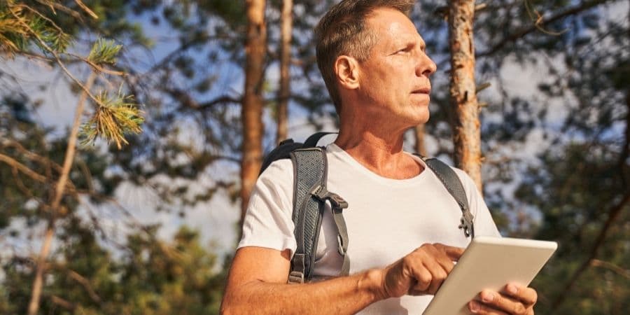 Para trabalhar à distância ou para passar umas férias remotas, mas ligado ao mundo: a internet pode ser o melhor amigo. Faça 