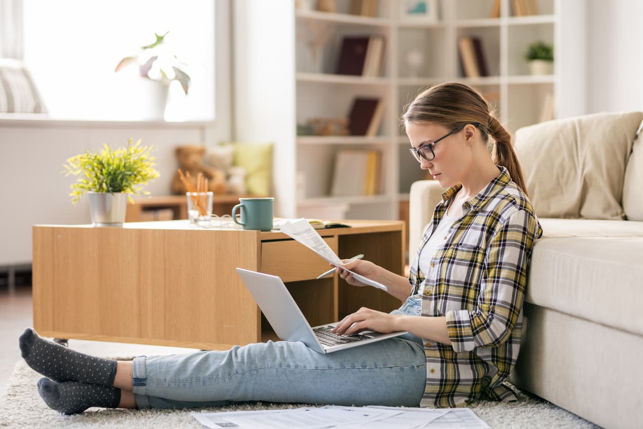 Trabalhar como freelancer implica várias obrigações fiscais. 

