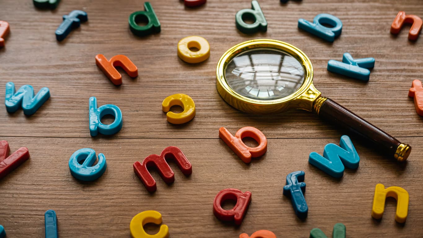 Descodificar os principais termos e siglas utilizados na linguagem dos empréstimos bancários é importante para conseguir esco