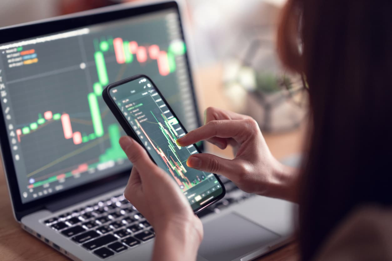 As criptomoedas não existem fisicamente, são representações digitais de valor. É fundamental estar atento às alterações do me