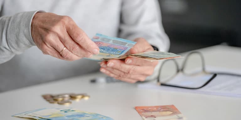 O mínimo de existência impede que quem tem rendimentos mais baixos tenha de pagar IRS. Saiba como se calcula e se tem direito