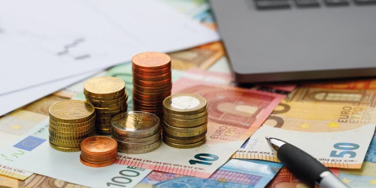 Investir em certificados de aforro faz render as suas poupanças sem risco de perder o investimento. Explicamos como funcionam