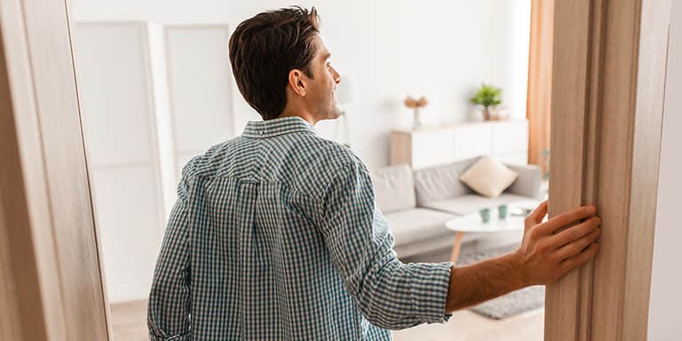Ter ou não ter seguro de recheio da casa? A dúvida é comum, mas há mais perguntas e mitos relacionados com este tipo de segur