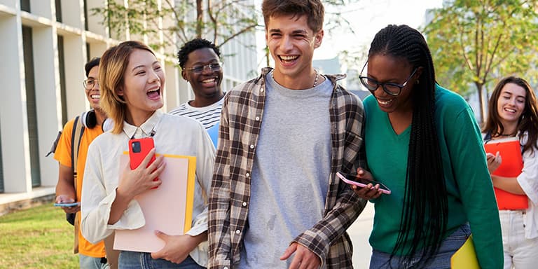 Estudar no estrangeiro é uma experiência única e inesquecível. Saiba como funciona o programa Erasmus e como se pode candidat