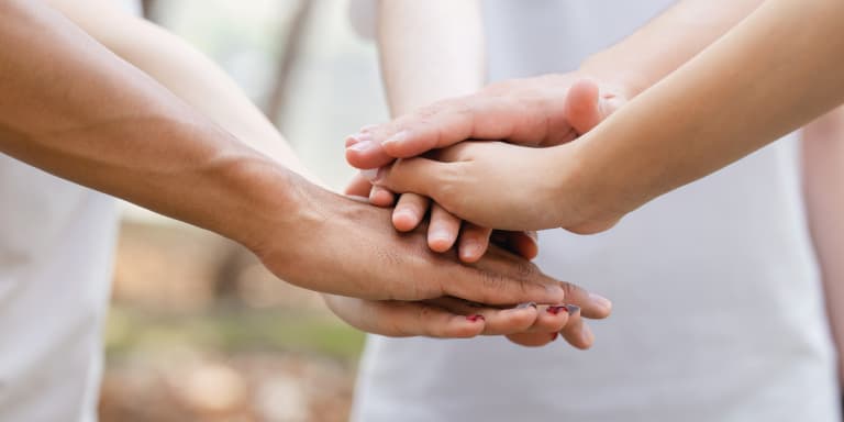 Descubra a diferença entre consignação do IRS e do IVA e saiba como ajudar instituições de solidariedade.
