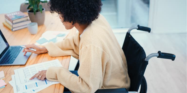 Sabe como funciona o IRS para pessoas com deficiência? Descubra todos os benefícios fiscais existentes e como comprovar uma i