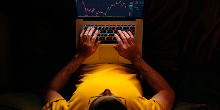 Descubra o que está por trás desta moeda digital, como funciona, quais as vantagens, os riscos e se deve ou não investir em B