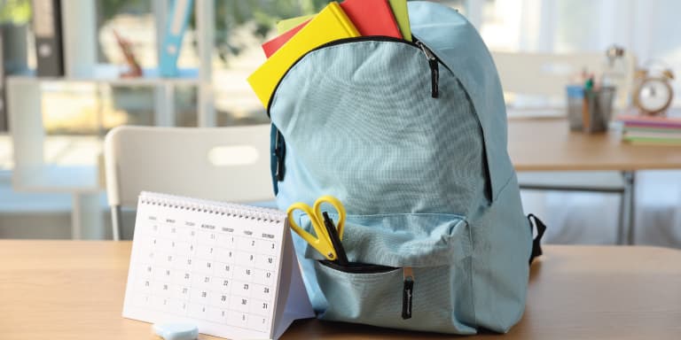 Conheça todas as datas do calendário escolar 2026/2027 e descubra as nossas sugestões para um regresso às aulas tranquilo.

