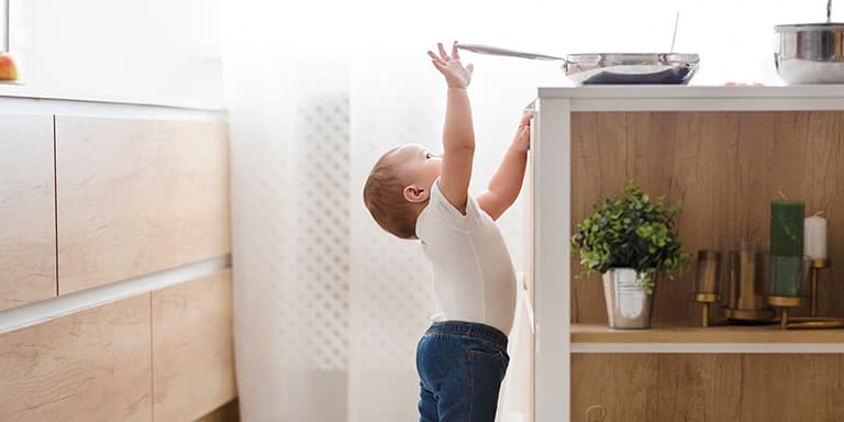 Siga as nossas sugestões e garanta a segurança infantil em casa para prevenir acidentes domésticos com crianças.
