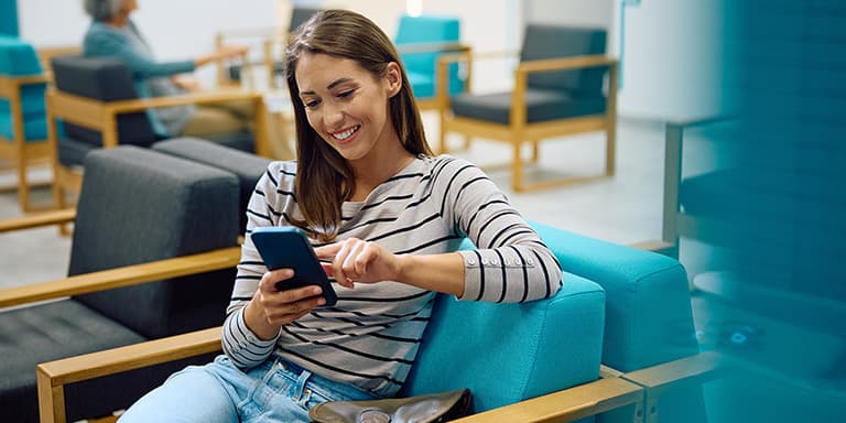 Conheça todas as funcionalidades da nova App SNS 24 e saiba como aceder à aplicação e adicionar utilizadores.
