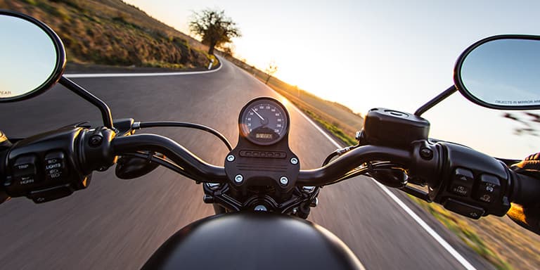 Escolher o melhor crédito para comprar moto permite-lhe poupar na concretização deste projeto. Saiba o que ter em conta ao to
