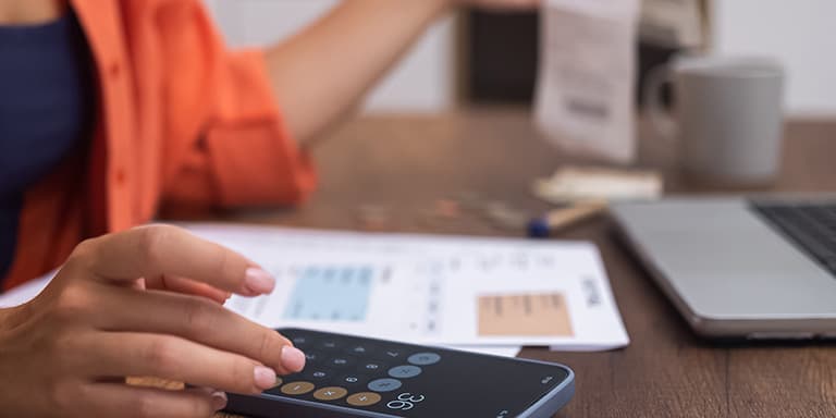 Se está a pensar em consolidar créditos, saiba como funciona o processo e quais os cuidados que deve ter para fazer a melhor 