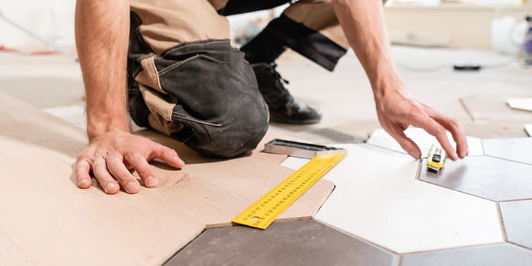 Vive num prédio e vai renovar a sua casa? Conheça as regras e os cuidados que deve ter em atenção ao fazer obras em apartamen