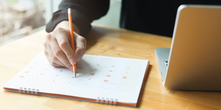 Fique a conhecer o calendário de exames nacionais 2026 e saiba como se inscrever. Descubra, ainda, o que muda nas provas dest