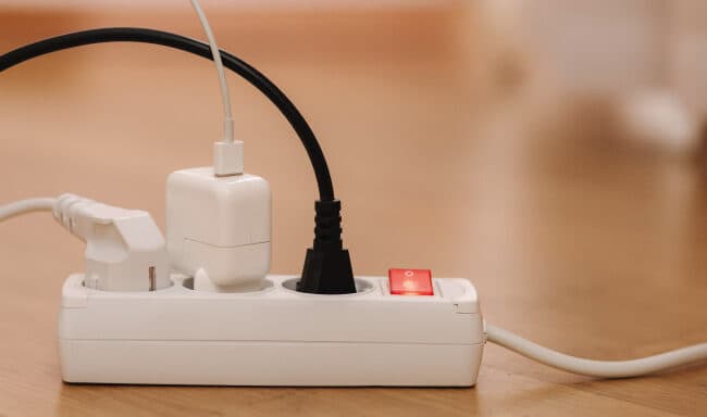 Como prevenir e proteger-se de riscos elétricos em casa?
