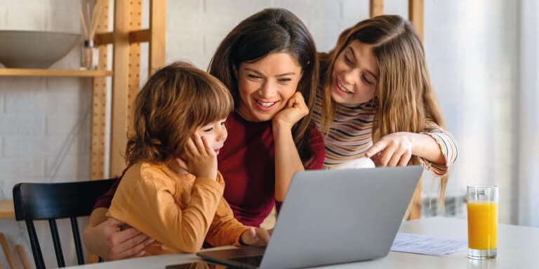 O IRS para famílias monoparentais prevê benefícios que podem reduzir o imposto a pagar. Saiba quais são e como aproveitá-los.