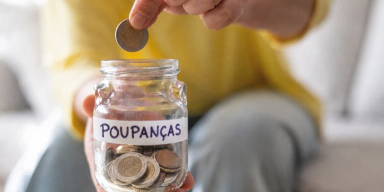 Precisa de uma ajuda para aumentar o seu pé-de-meia? Conheça as nossas sugestões de desafios para poupar dinheiro.
