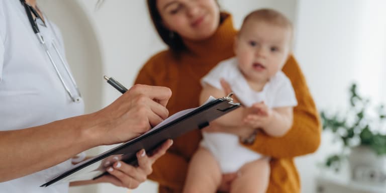 Saiba como um seguro de saúde pode ajudar a cuidar da saúde infantil e o que deve ter em conta ao escolher a melhor opção par