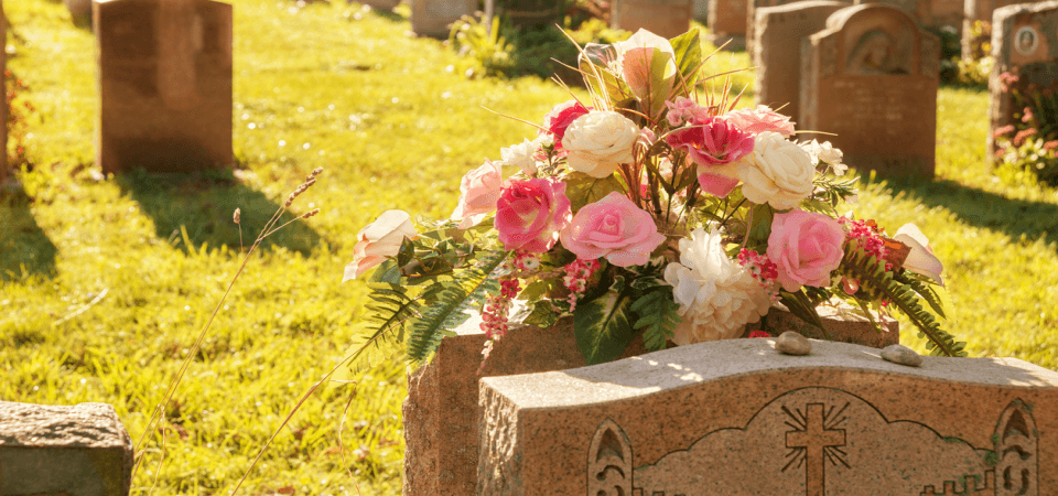 Após a morte de um familiar há vários procedimentos a seguir. Saiba o que tem que fazer e que apoios pode pedir junto da segu