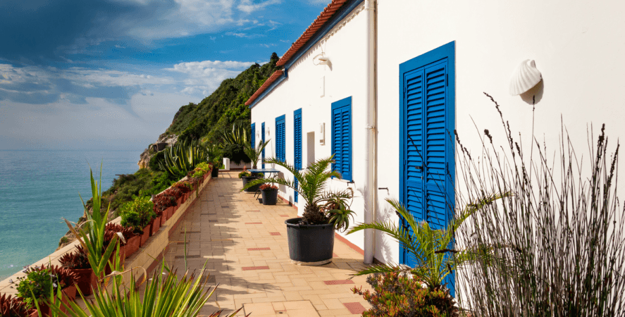 Os proprietários de imóveis para arrendamento a turistas têm menos de um mês para registar e legalizar os seus imóveis. Se é