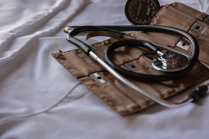 Sabia que pode haver perda de remuneração caso se ausente para uma consulta médica no horário de trabalho? Saiba o que diz a