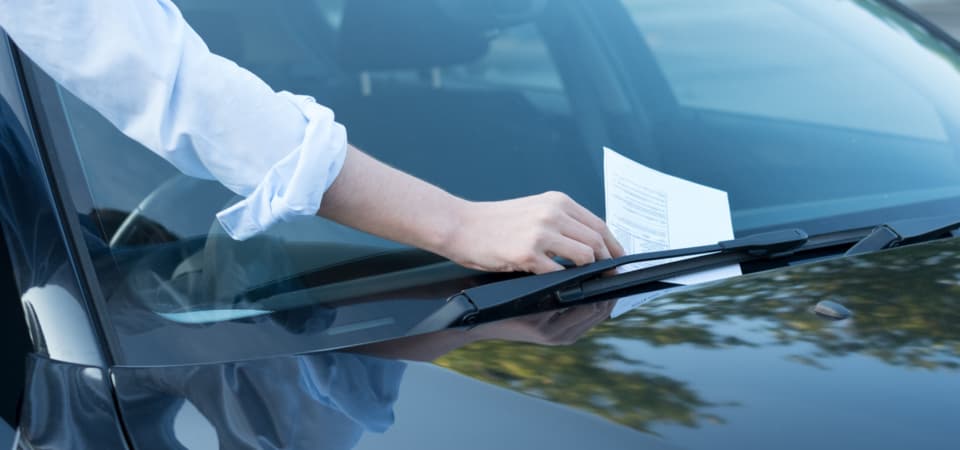 Motoristas da Carris vão passar a fiscalizar o trânsito e passar multas. Será vigiado sobretudo o estacionamento na via públi