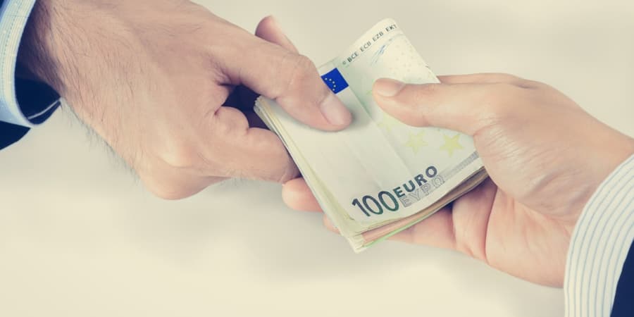 Subsídio de alimentação, de transporte, isenção de horário de trabalho, ajudas de custo, prémios, entre outros. Conheça os co