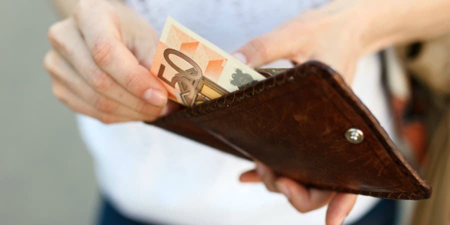 Salários passam a incluir, já em dezembro, acréscimos que estavam congelados.