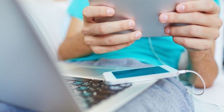 Se está a pensar vender o seu telemóvel ou computador, nem pense fazê-lo sem primeiro retirar todas as informações pessoais n