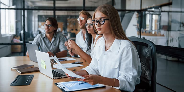Dos cargos de direção às tecnologias e engenharias, fique a saber quais são as profissões mais bem pagas em Portugal e na Eur