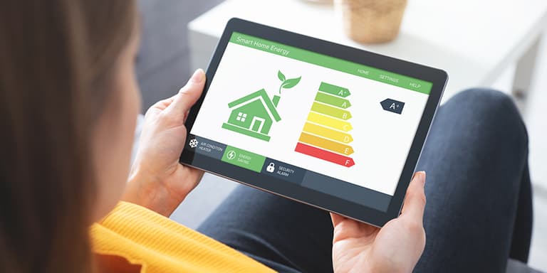 Saiba como melhorar a eficiência energética da sua casa e conheça as medidas de apoio criadas pelo Governo.