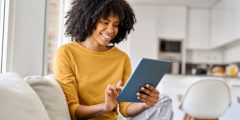 A Chave Móvel Digital permite-lhe autenticar-se em vários sites e assinar documentos digitalmente. Saiba como a pode pedir e