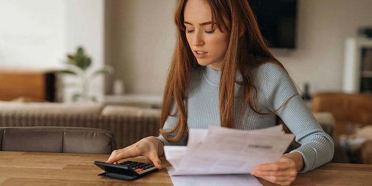 Saiba como usar o poder dos juros compostos para multiplicar as suas poupanças e investimentos e, assim, alcançar a liberdade