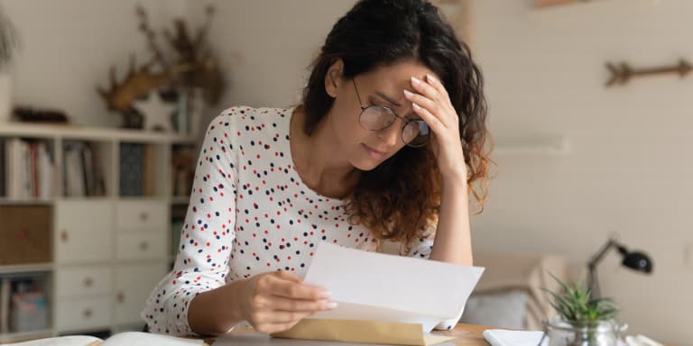 Saiba se o seu nome está na lista de devedores às Finanças, quais as consequências e o que deve fazer para o retirar.