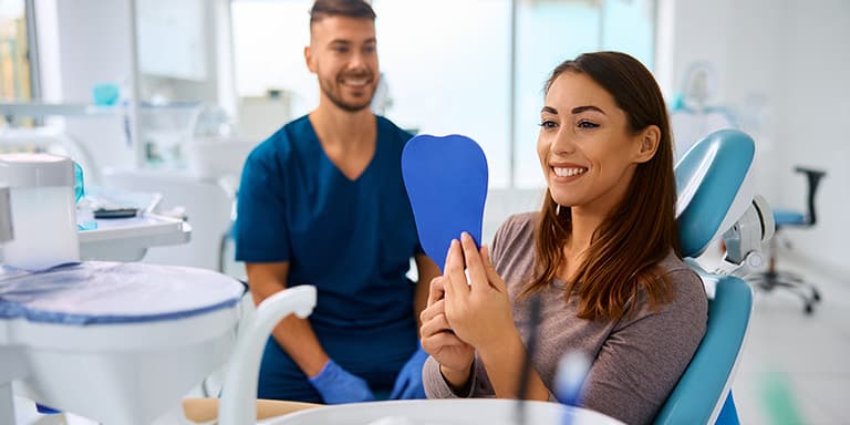 Será que vale a pena fazer um seguro dental? Como funciona e o que cobre? Conheça este tipo de seguro e perceba quando pode s
