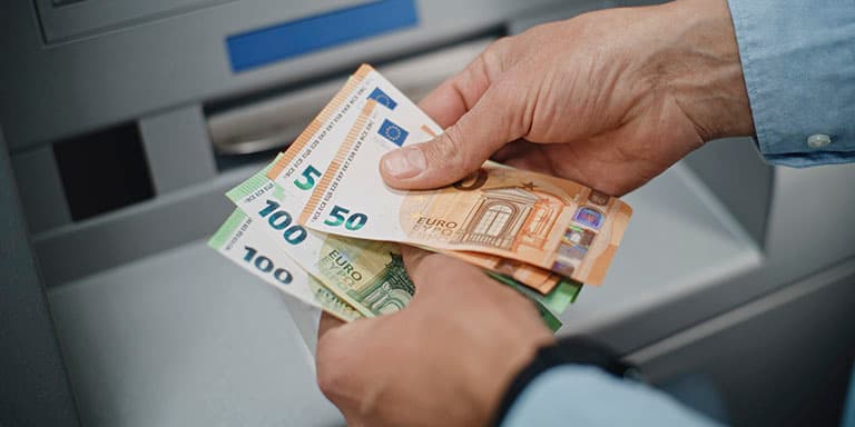Sabe o que acontece ao seu dinheiro se o banco falir? O Fundo de Garantia de Depósitos pode impedir que perca as poupanças. S