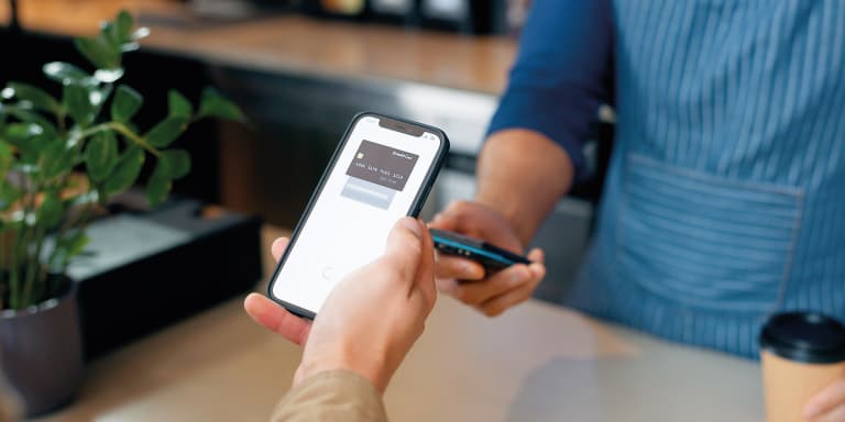 Há cada vez mais pessoas a optar pelos pagamentos digitais. Saiba como funcionam e que práticas de segurança adotar na sua ut
