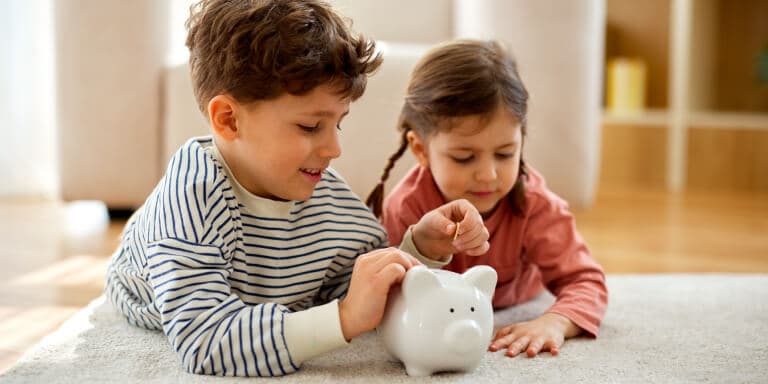 As finanças para crianças ajudam a criar hábitos saudáveis desde cedo. Saiba como falar de dinheiro e ensinar os seus filhos