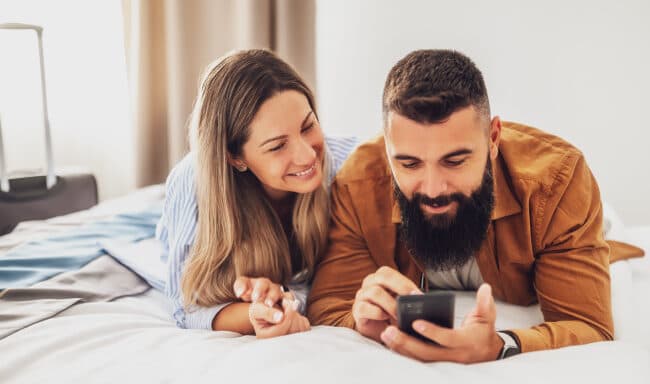 Poupar ou pedir um crédito para viajar: qual a melhor opção?