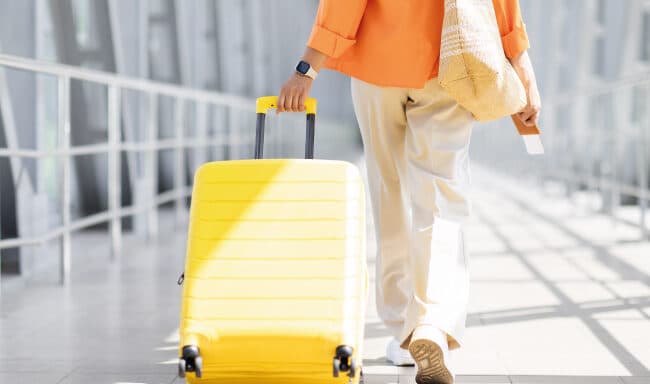 Viagens de avião seguras: regras, cuidados e erros a evitar
