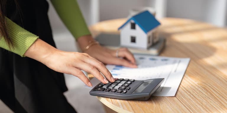 Descubra como escolher entre taxa fixa ou variável no crédito habitação e saiba em que situações compensa mudar de regime.