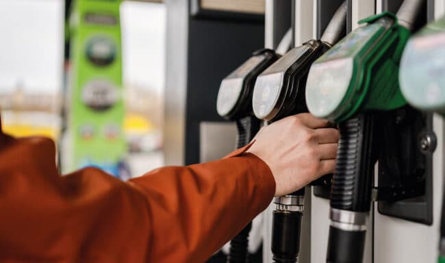 Porque está o gasóleo mais caro do que a gasolina? Explicamos tudo